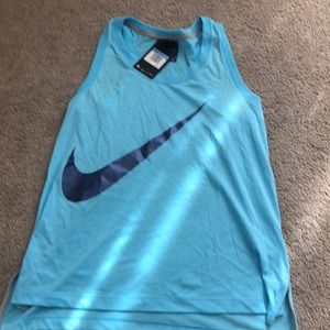 Never worn Nike top